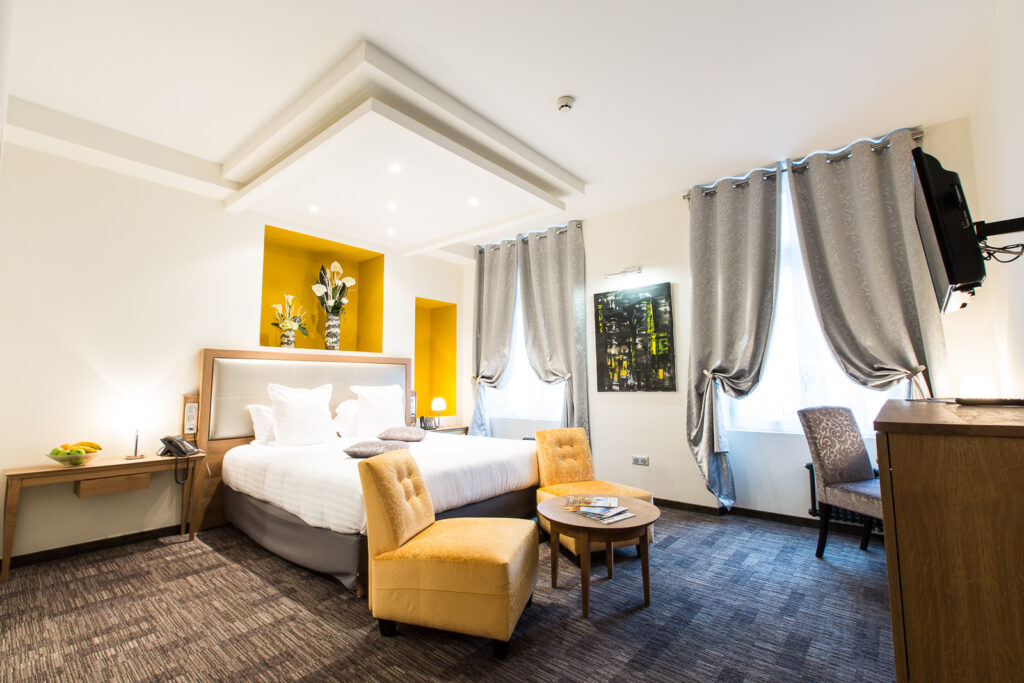 Hôtel Marotte chambre cosy jaune