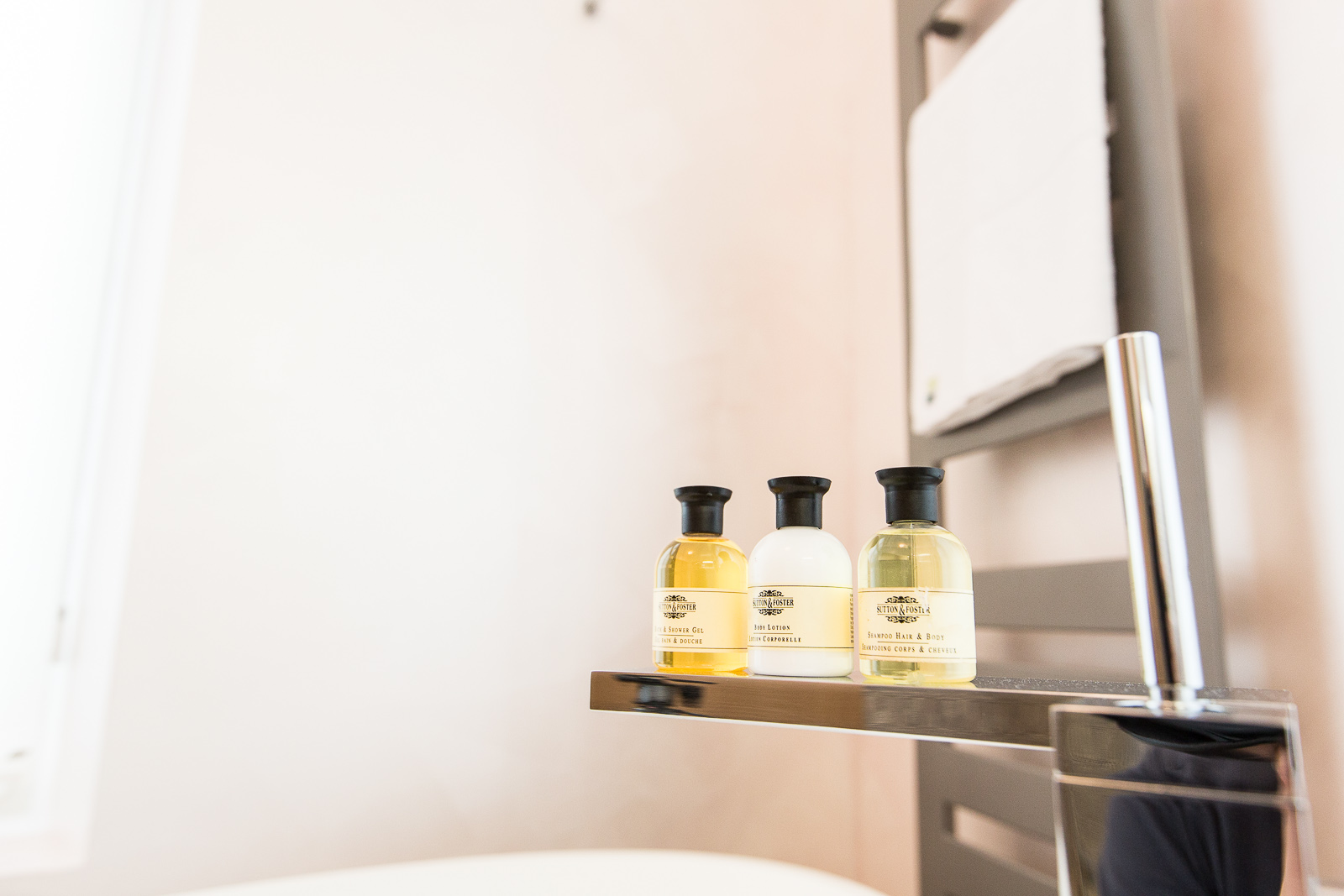 Hôtel Marotte chambre cosy produit cosmetique