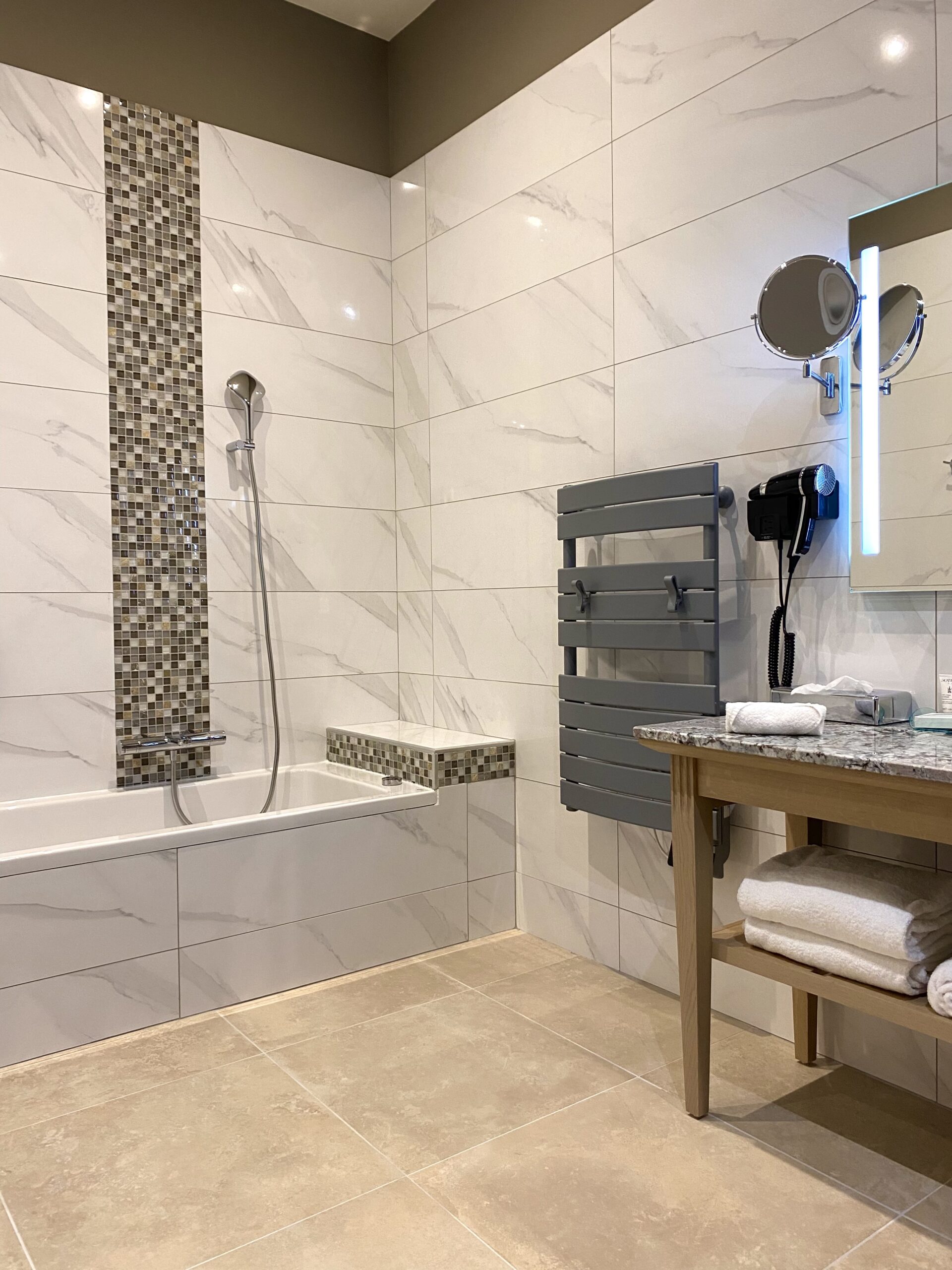 Suite jacuzzi - hôtel marotte 5 étoiles amiens
